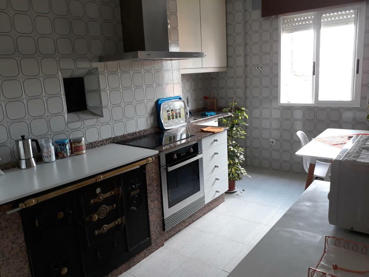 Casa Tia Lola Villa ซานติอาโก เด กอมโปสเตลา ภายนอก รูปภาพ