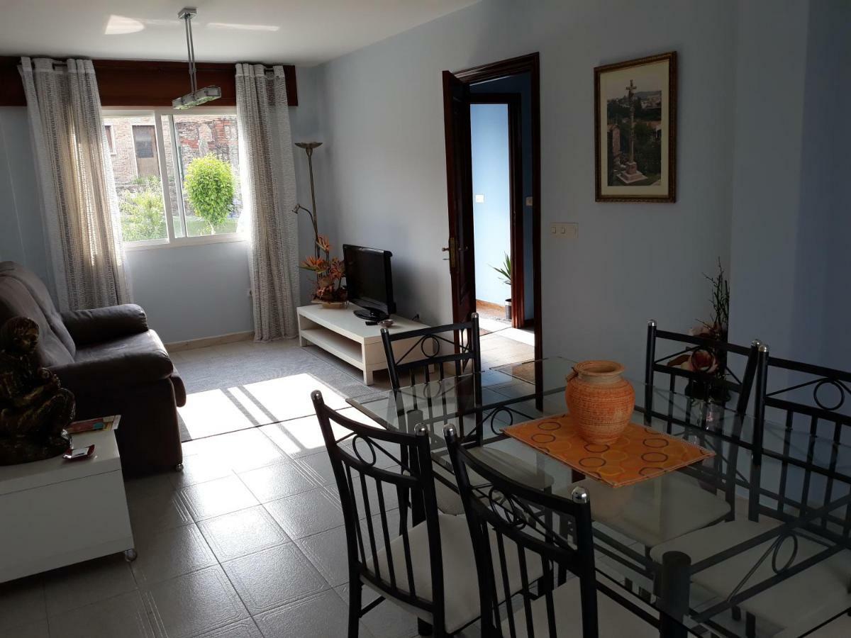 Casa Tia Lola Villa ซานติอาโก เด กอมโปสเตลา ภายนอก รูปภาพ